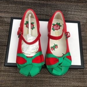 Gucci Mary Jane Bow Buckle Shoe